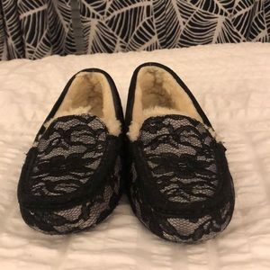 UGG slippers sz 8